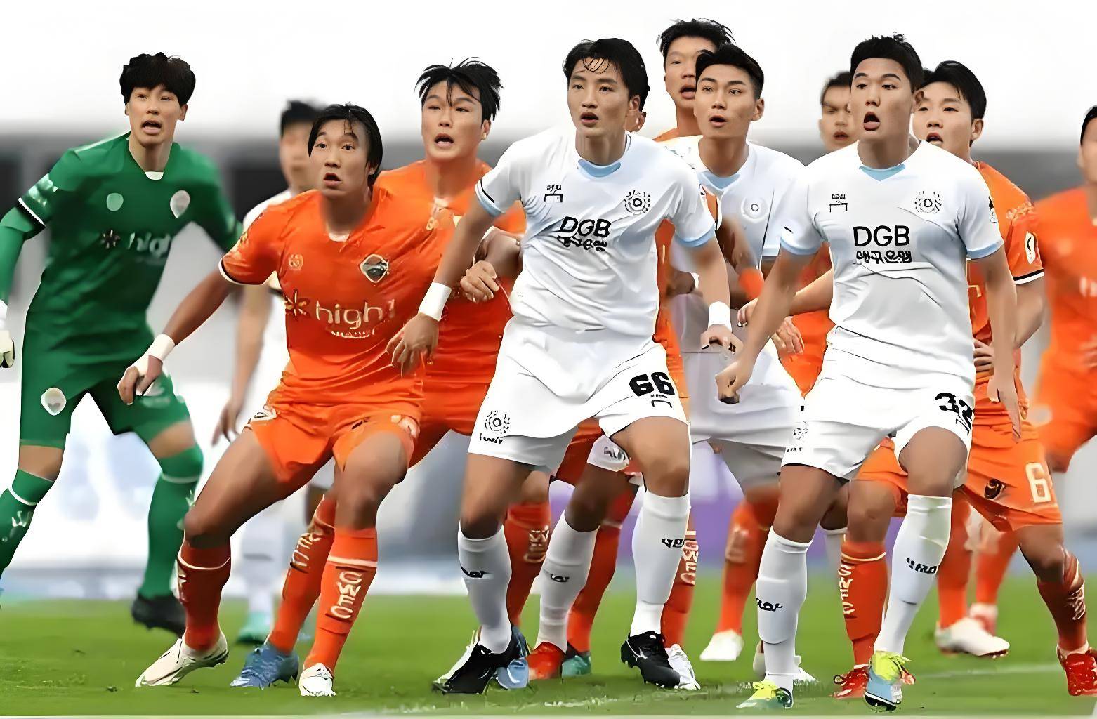 国际比赛日足总杯传出新动向；尼斯防线松动；管理层表态：媒体盛赞；赛程密集仍需轮换的简单介绍